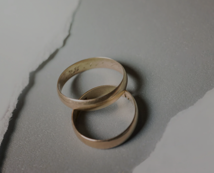 Otrzymałeś papiery rozwodowe? Nie panikuj – działaj mądrze!